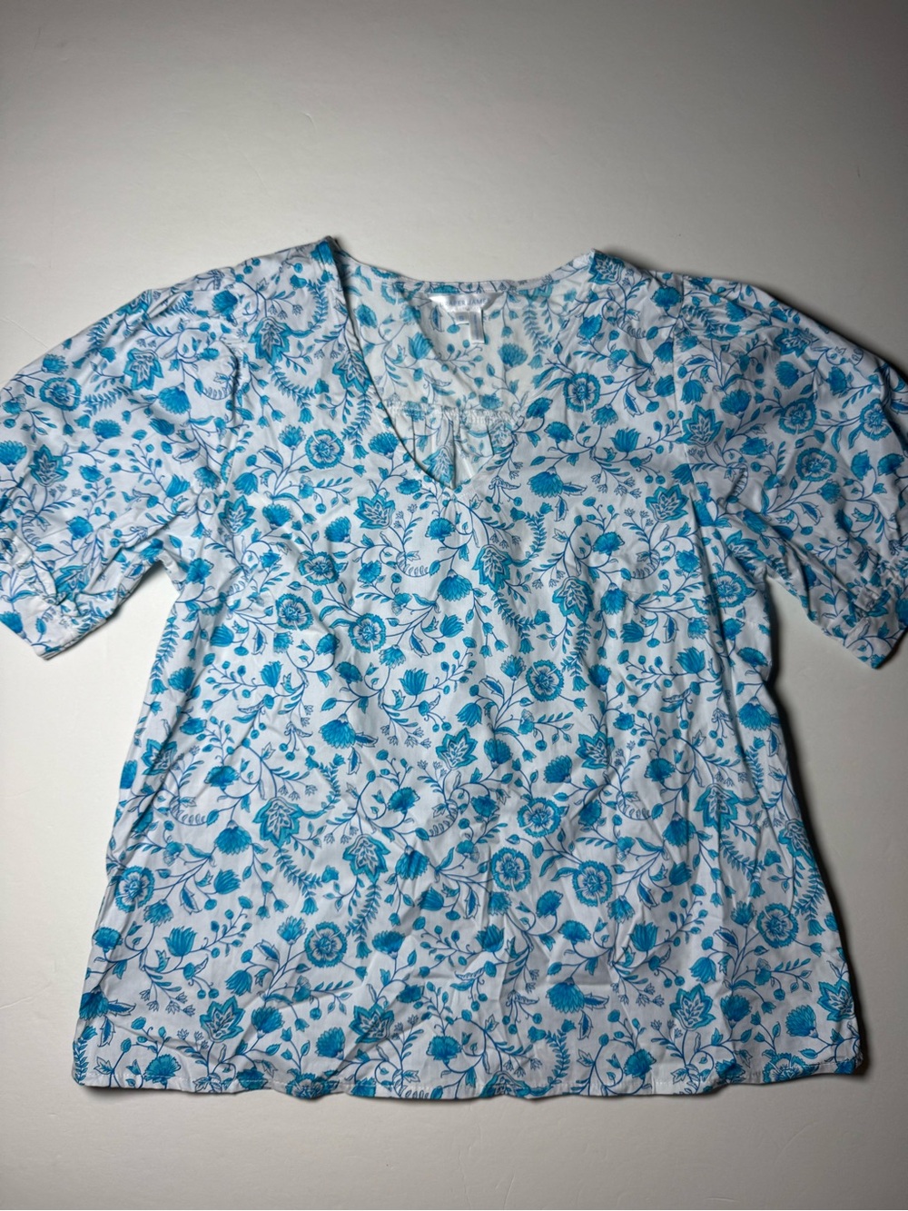 Draper James Small Blue Floral 100% cotton peasant blouse puff sleeve top